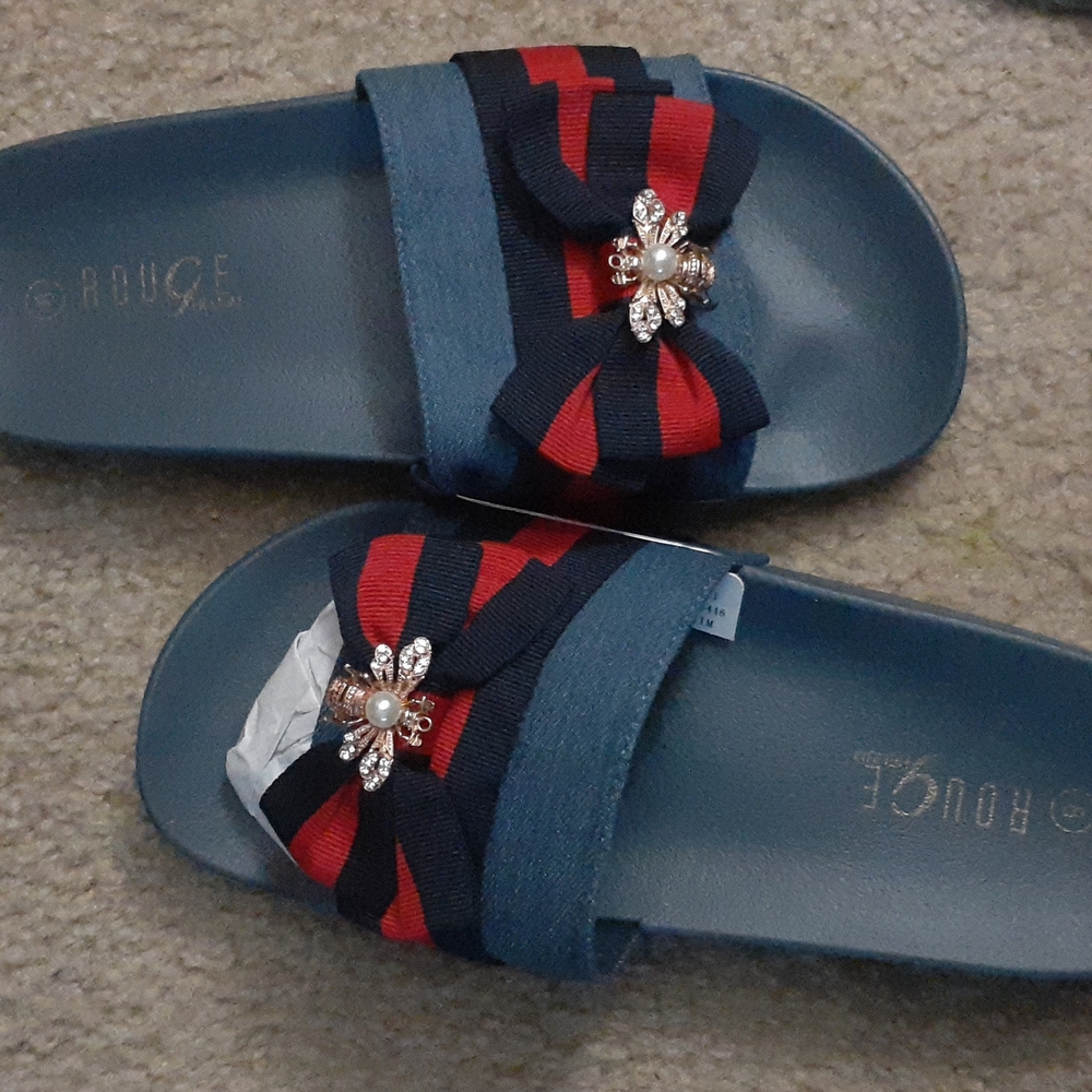 Blue Denim slide w/GG ribbon and bee on top